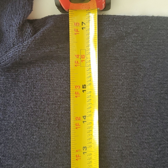 Men's Sweater - Picture 6 of 7